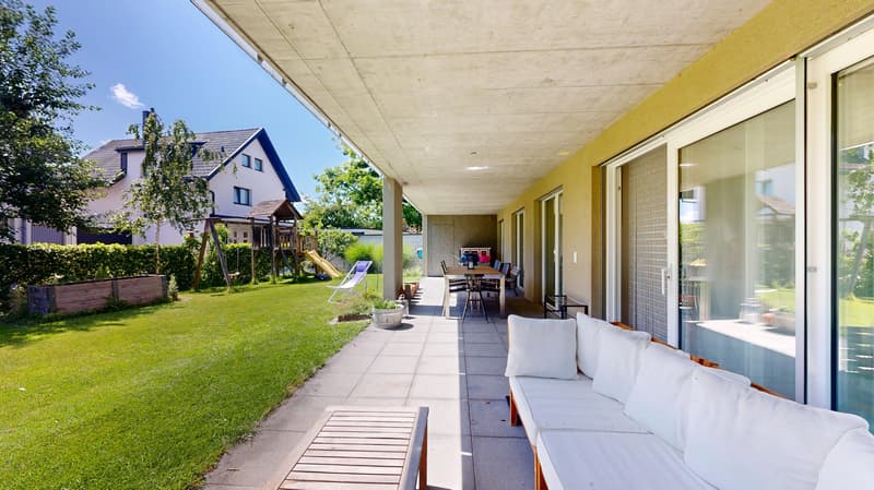 Terrasse mit Garten
