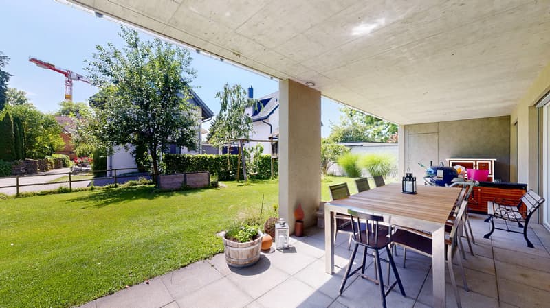 Terrasse mit Garten