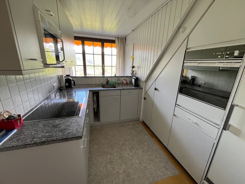Charmante 4-Zimmer-Maisonette-Wohnung mit atemberaubendem Ausblick in Grindelwald (4)