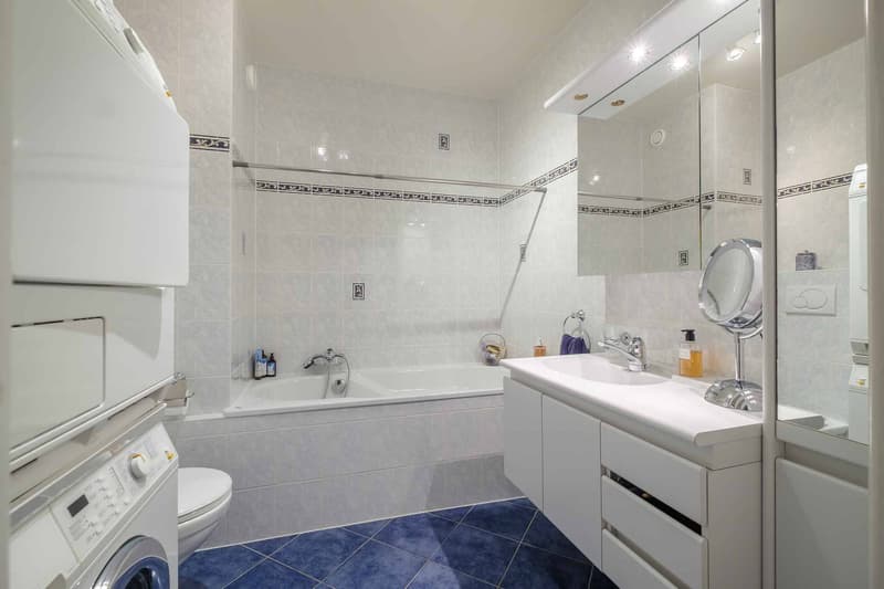 Bel appartement traversant de 6 pièces (9)
