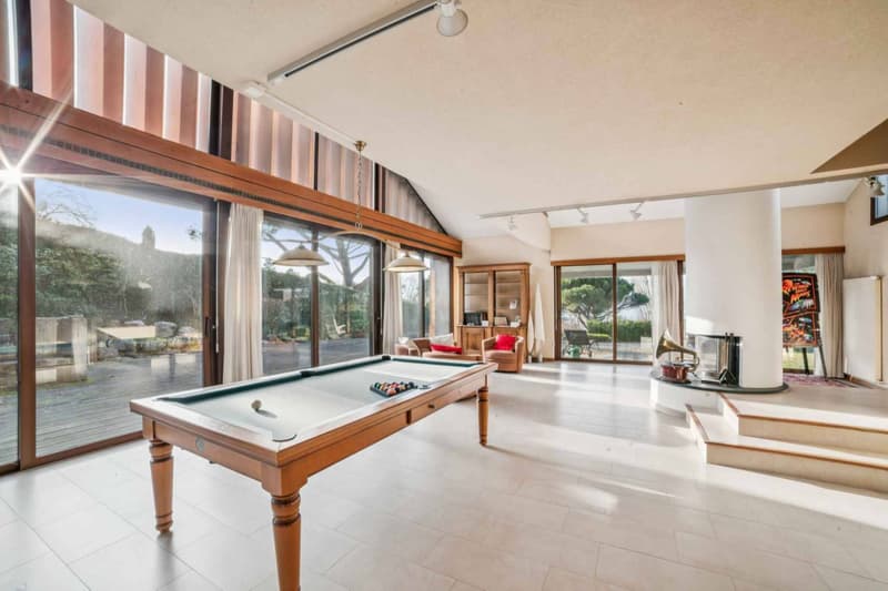 Villa d'architecte avec belle vue et accès privatif au lac (5)