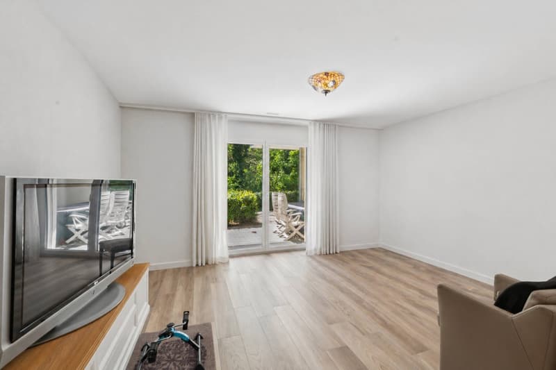 En exclusivité ! Immeuble mixte divisé en deux logements de plain-pied (6)