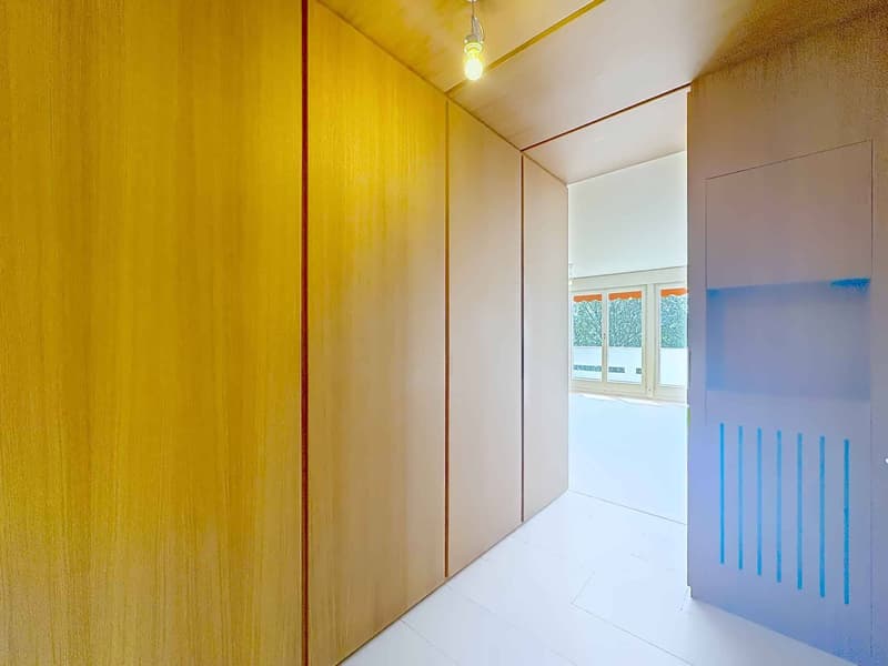 En exclusivité ! Appartement traversant de 4 pièces avec loggia (7)
