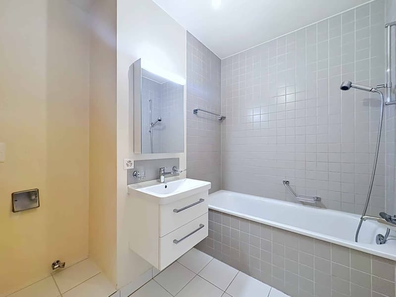En exclusivité ! Appartement traversant de 4 pièces avec loggia (11)