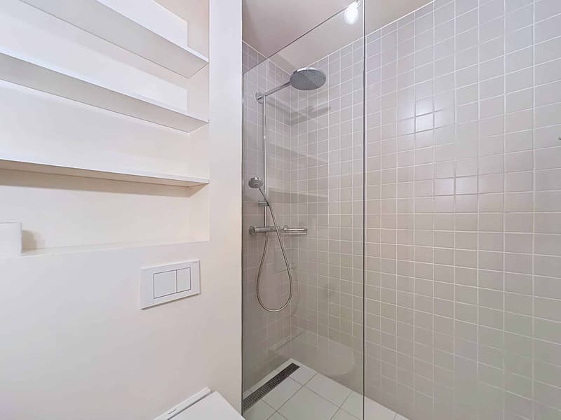 En exclusivité ! Appartement traversant de 4 pièces avec loggia (10)