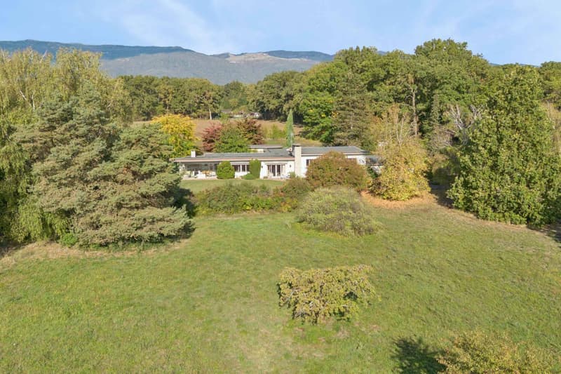 Villa individuelle sur une vaste parcelle de plus de 8'000 m² (10)