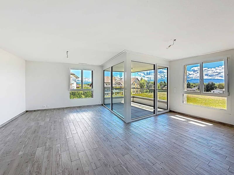EXCLUSIVITE - Lumineux 3.5 pièces avec loggia (6)