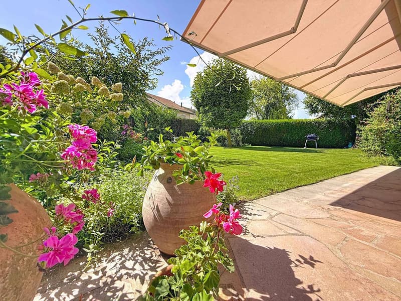 Ravissante villa jumelle rénovée (9)