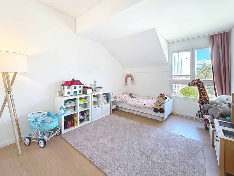 EXCLUSIVITE - Spacieux et lumineux appartement de 4,5 pièces + mezzanine (6)
