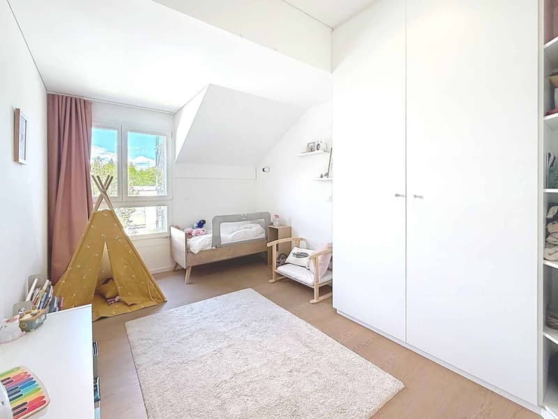 EXCLUSIVITE - Spacieux et lumineux appartement de 4,5 pièces + mezzanine (7)