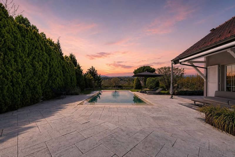 Villa d'exception avec piscine à débordement (3)