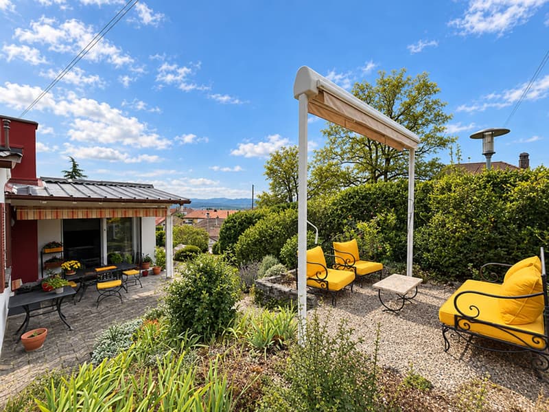 Villa individuelle avec un beau jardin à La Sarraz (2)