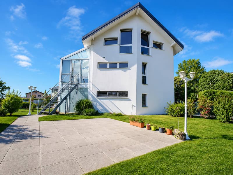 Duplex lumineux avec jardin attenant à l'ISL (13)