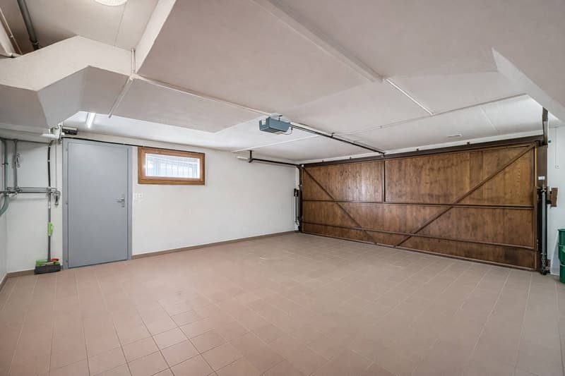Élégante villa familiale avec piscine intérieure, sauna et hammam (12)