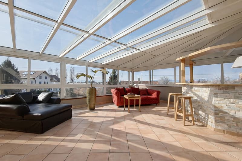 Élégante villa familiale avec piscine intérieure, sauna et hammam (4)