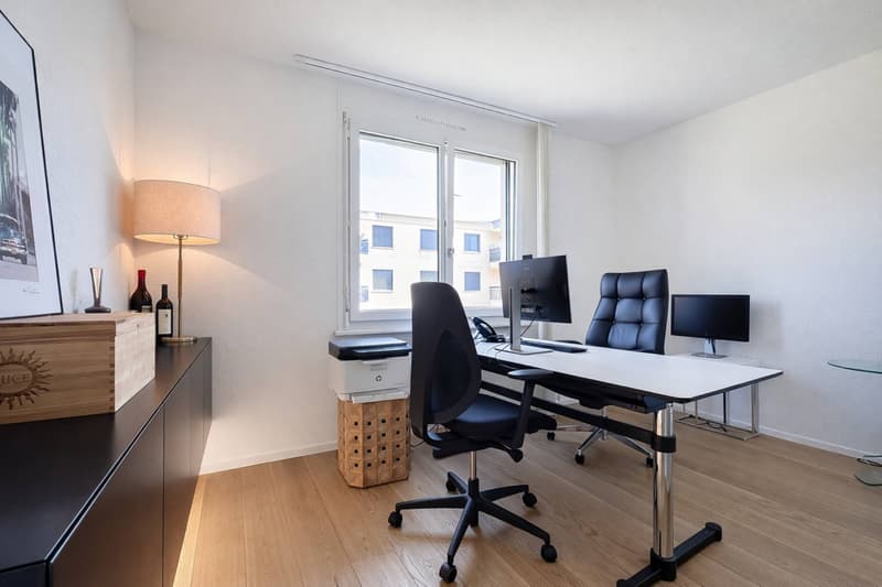 Appartement de standing de 4.5 pièces au cadre sécurisé et verdoyant (9)