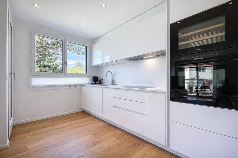Appartement de standing de 4.5 pièces au cadre sécurisé et verdoyant (5)