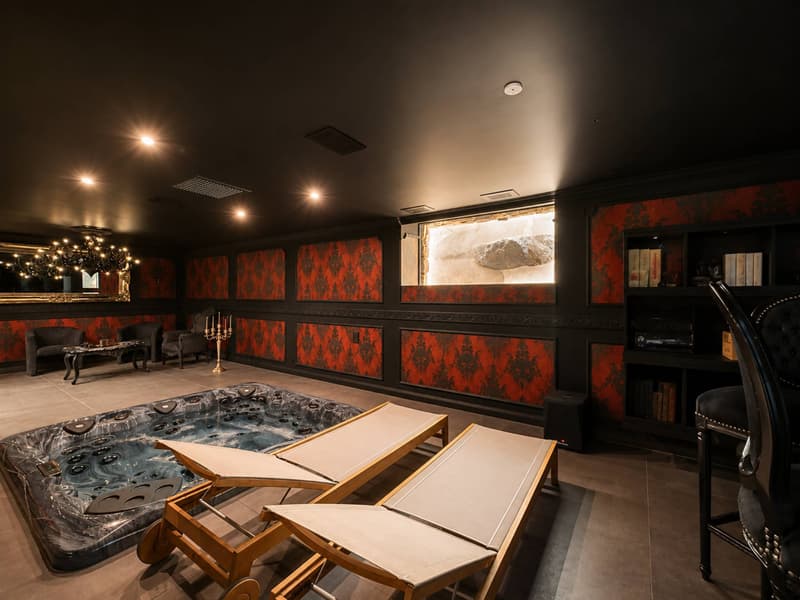 Propriété contemporaine avec piscine & espace bien-être (12)