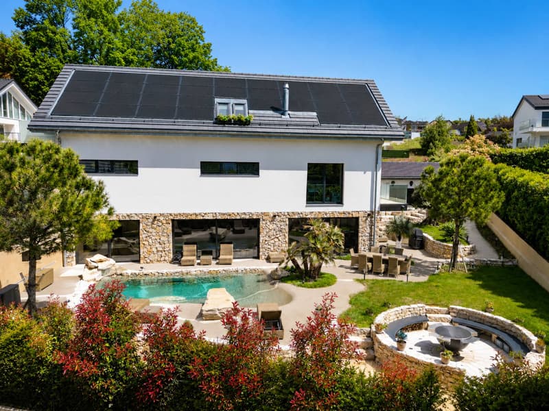 Propriété contemporaine avec piscine & espace bien-être (13)
