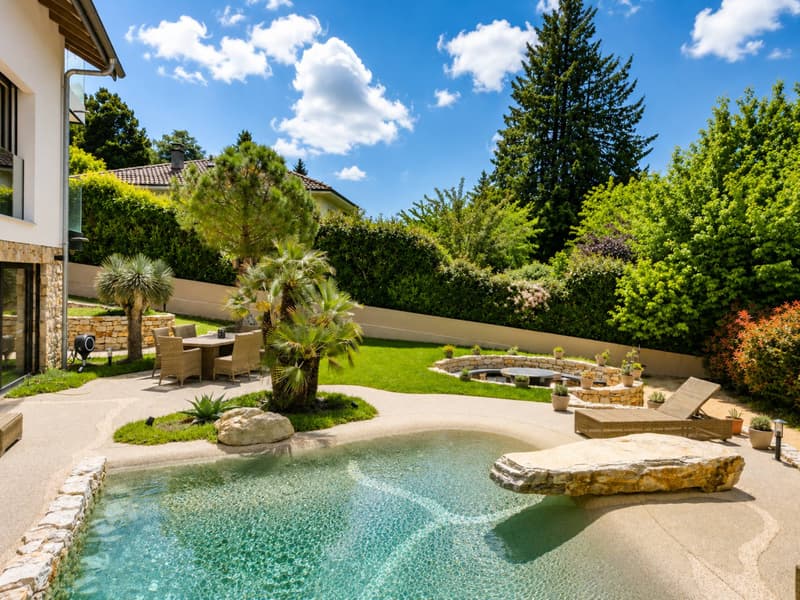 Propriété contemporaine avec piscine & espace bien-être (3)
