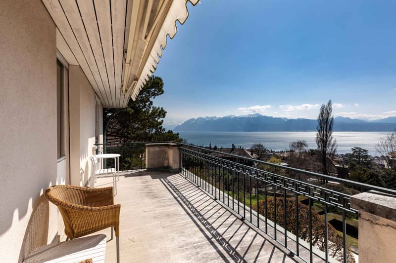 Propriété d'époque et vue dominante sur la ville et le Léman (7)