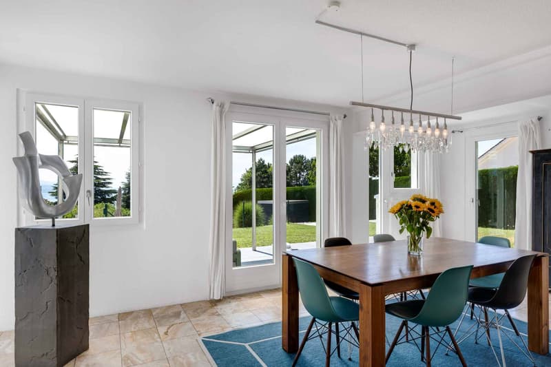 Villa individuelle de 325 m2 avec une belle vue sur le lac et les montagnes (4)