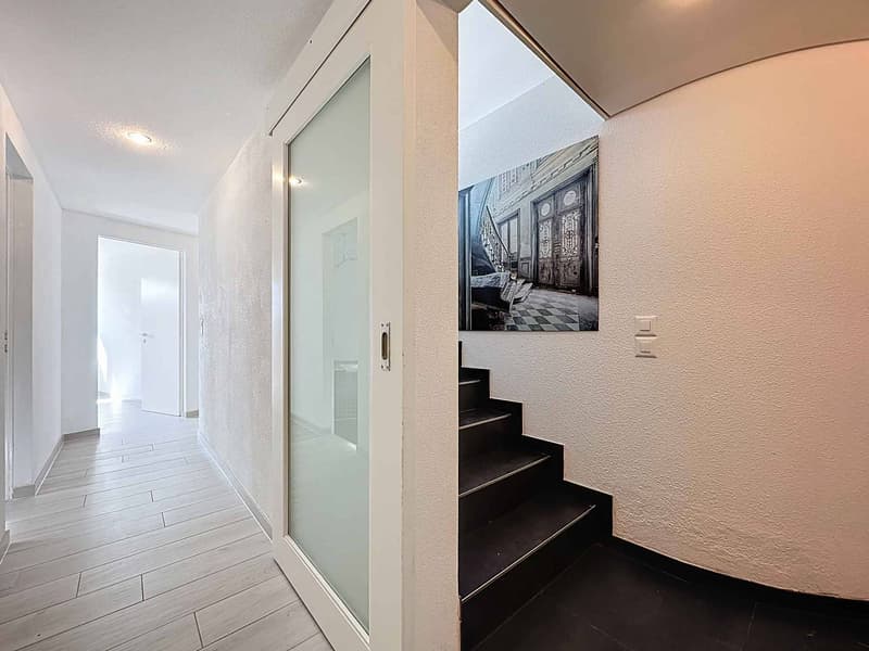 Villa individuelle de 325 m2 avec une belle vue sur le lac et les montagnes (9)