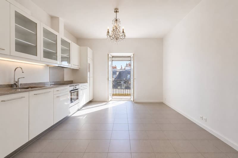 Appartement début XXème au coeur de la ville (5)