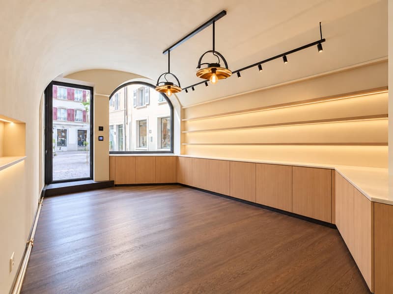 MAISON VILLAGEOISE DE 220 M2 RÉNOVÉE AU CUR DU BOURG (2)