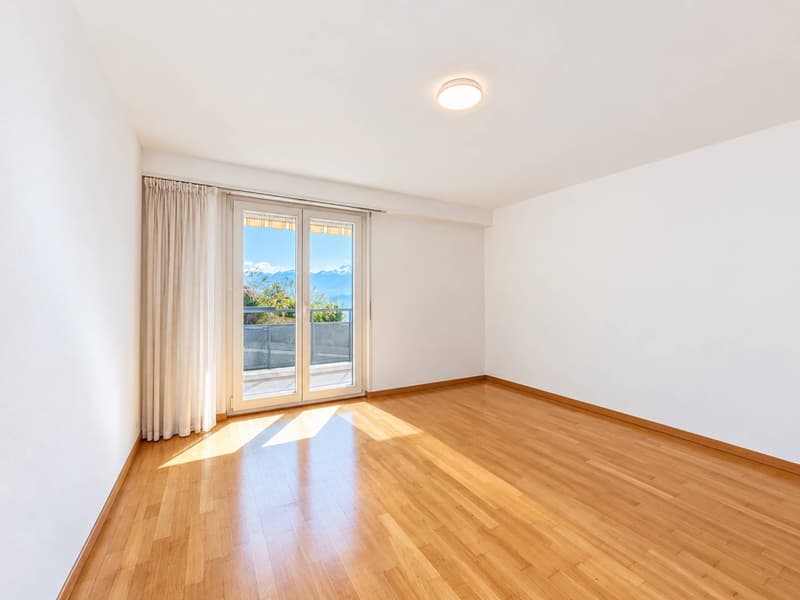 Lumineux 2.5 pièces avec balcon et vue sur le Léman (4)