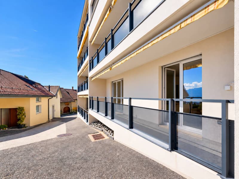 Lumineux 2.5 pièces avec balcon et vue sur le Léman (8)