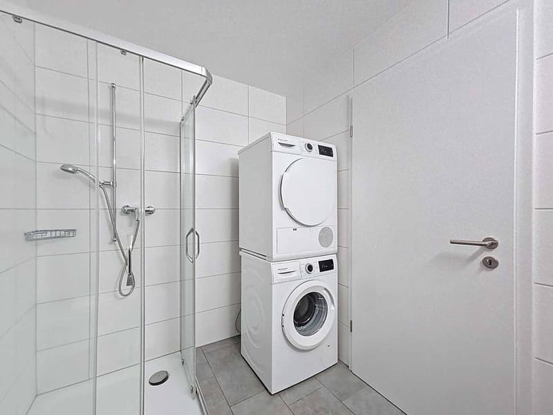 Appartement moderne de 3.5 pièces avec balcon-loggia (12)