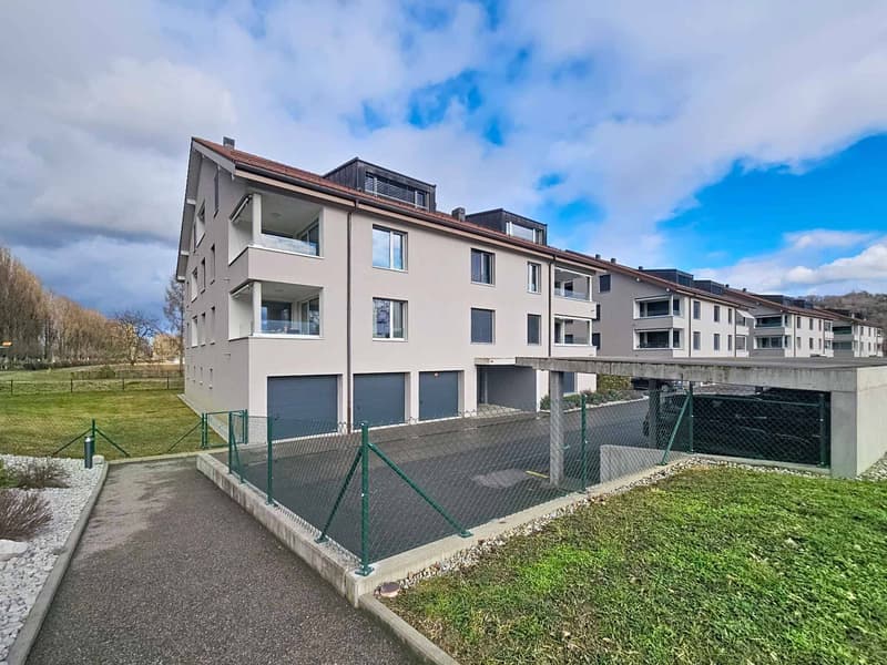 Appartement moderne de 3.5 pièces avec balcon-loggia (2)