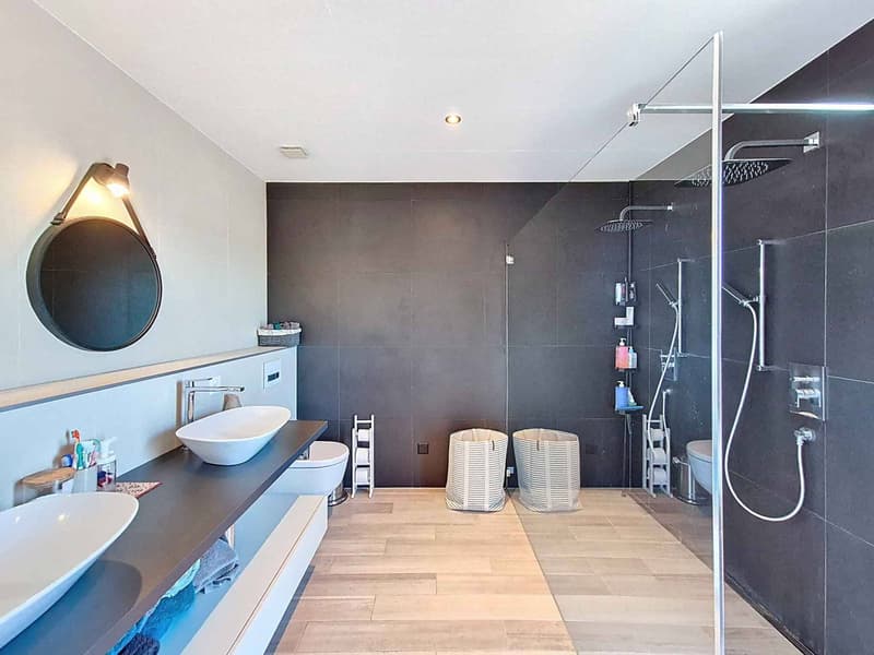 Villa d'architecte contemporaine avec espaces généreux (10)