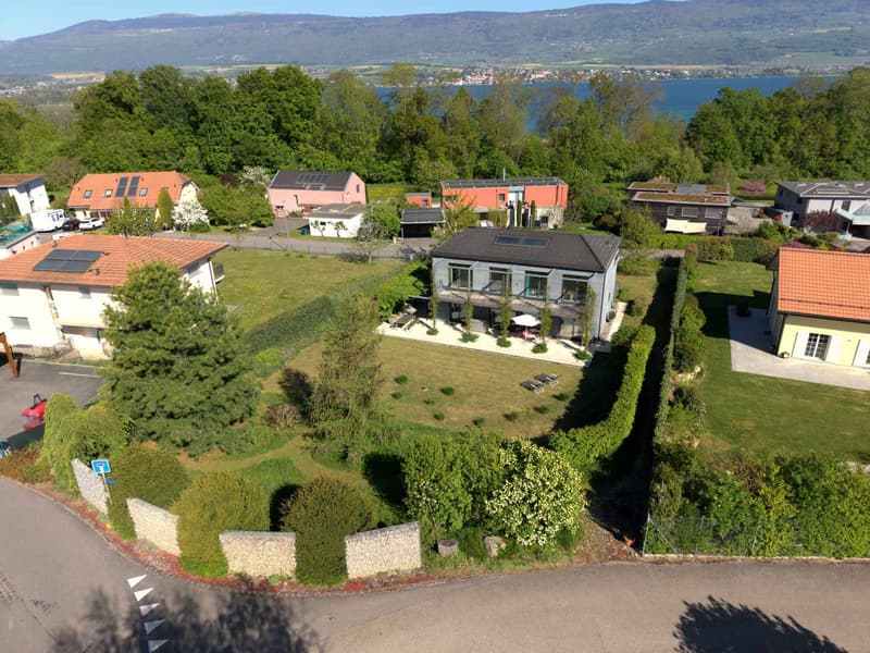 VILLA CONTEMPORAINE MINERGIE DANS UN ENVIRONNEMENT PRIVILÉGIÉ (3)