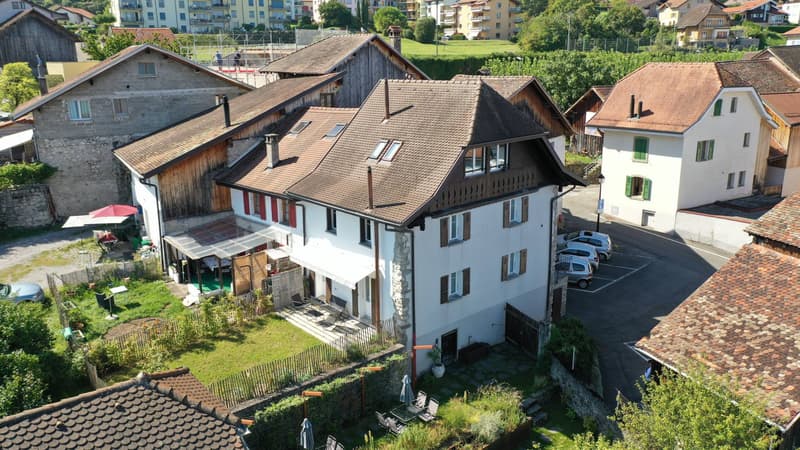 Maison de 2 appartements, située au coeur du village de Saint-Gingolph (12)