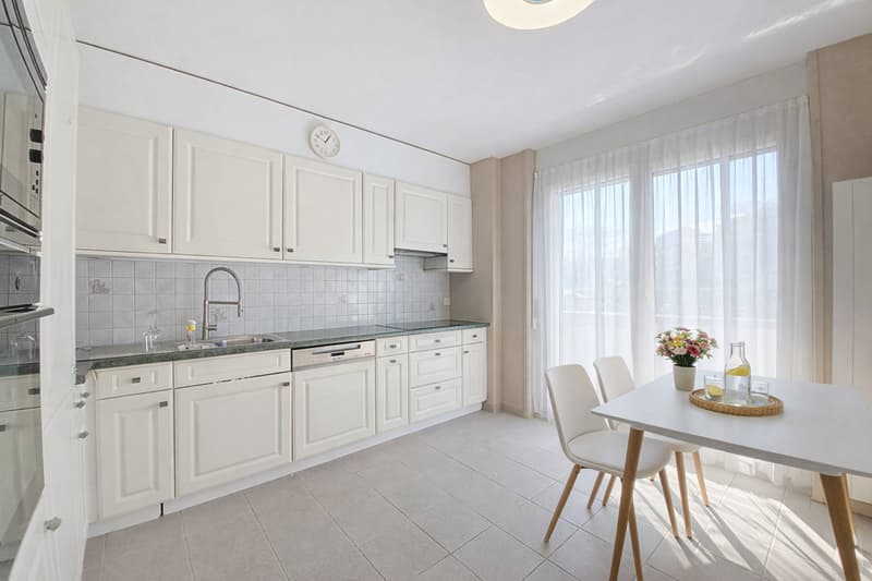 En exclusivité ! Attique de 4.5 pièces avec vaste terrasse et vue imprenable sur le lac (6)