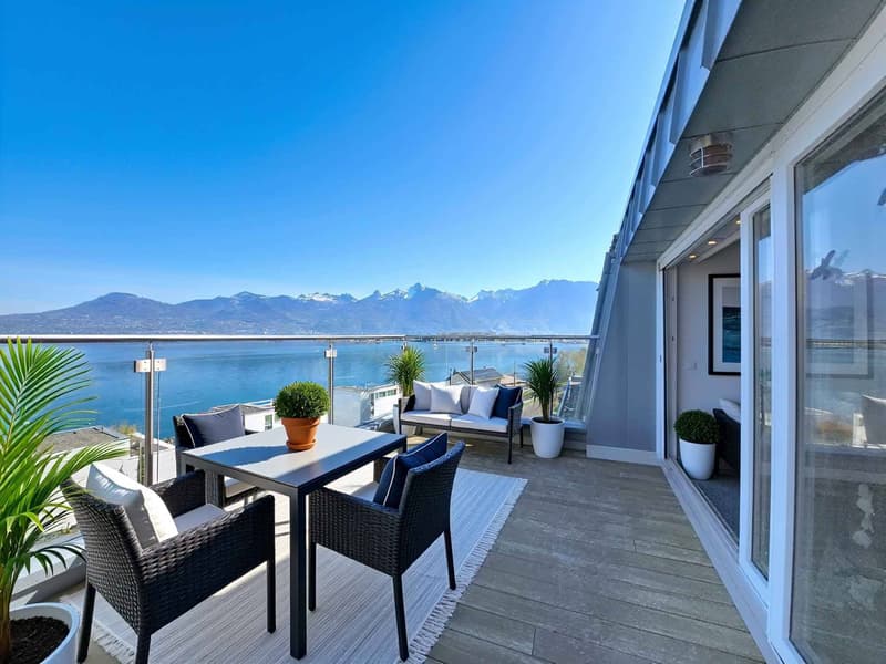 Appartement en attique lumineux avec vue imprenable sur le Lac (10)