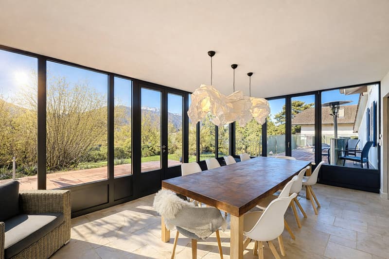 Maison familiale avec beau jardin (3)