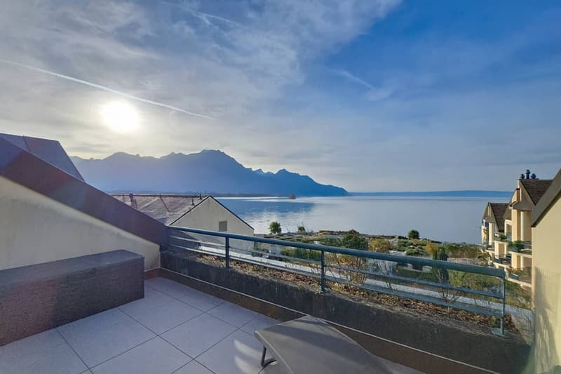 Grand duplex de 3.5 pièces avec vue imprenable sur le lac et les montagnes (9)