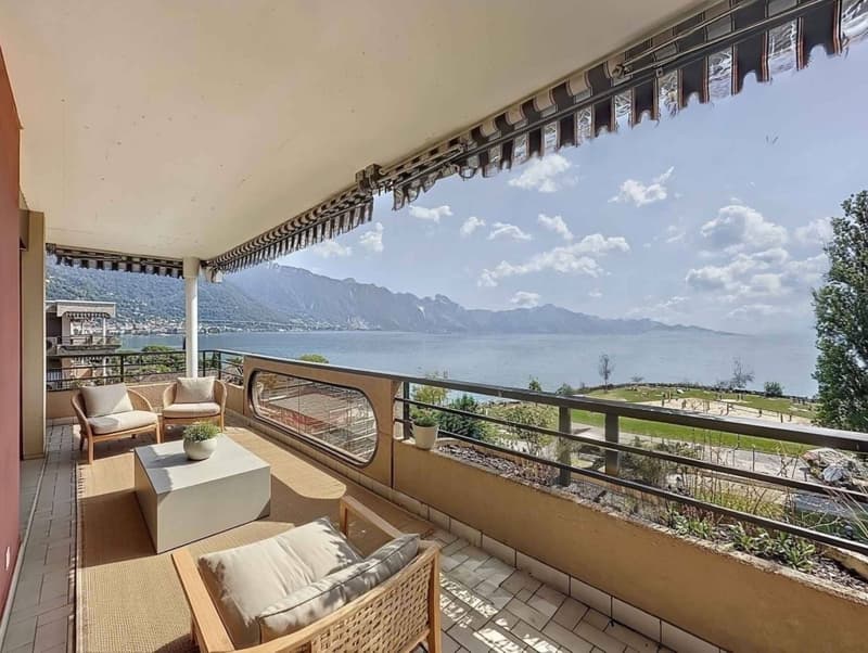 Attique de 2,5 pièces avec terrasse et vue panoramique (2)