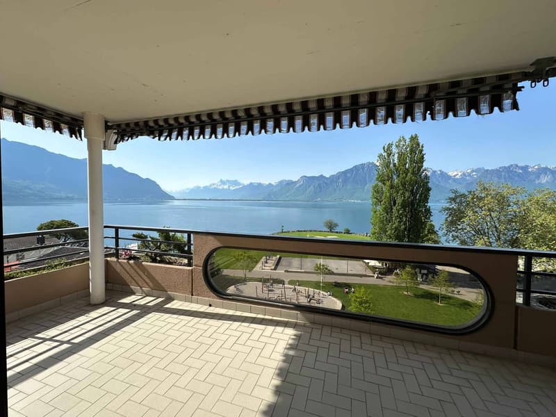 Attique de 2,5 pièces avec terrasse et vue panoramique (8)
