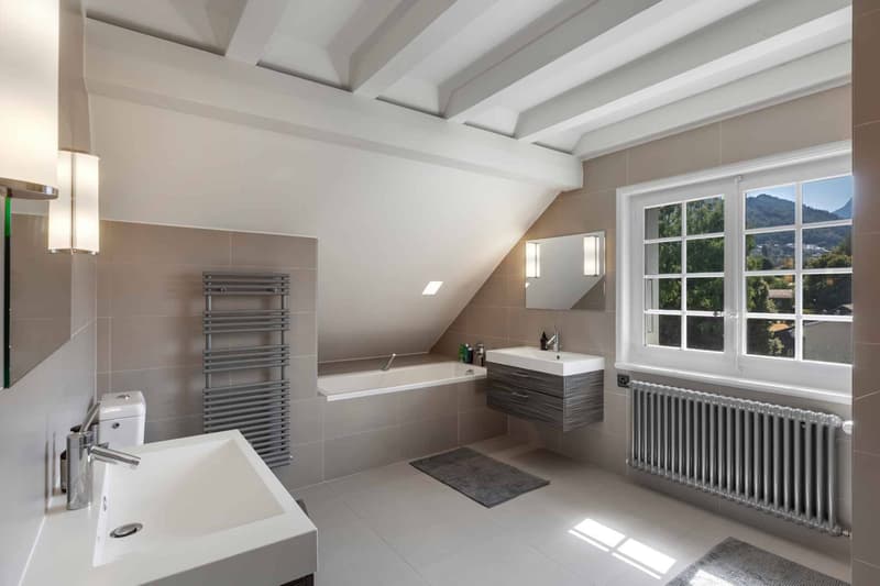 Superbe propriété de 7,5 pièces au cur d'un quartier très recherché à Saint-Légier (13)