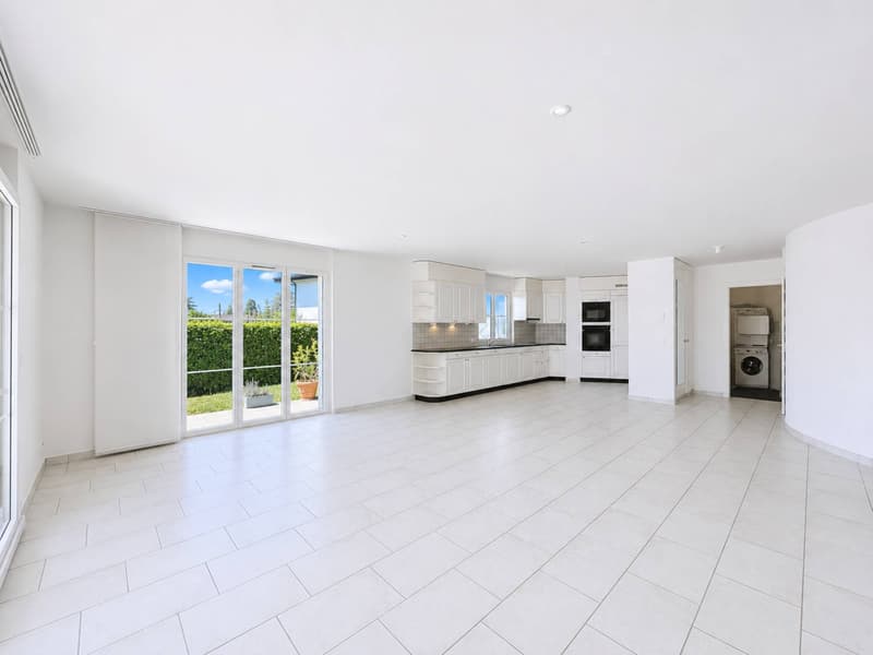 Spacieux appartement de 5.5 pièces avec terrasse et grand jardin (5)