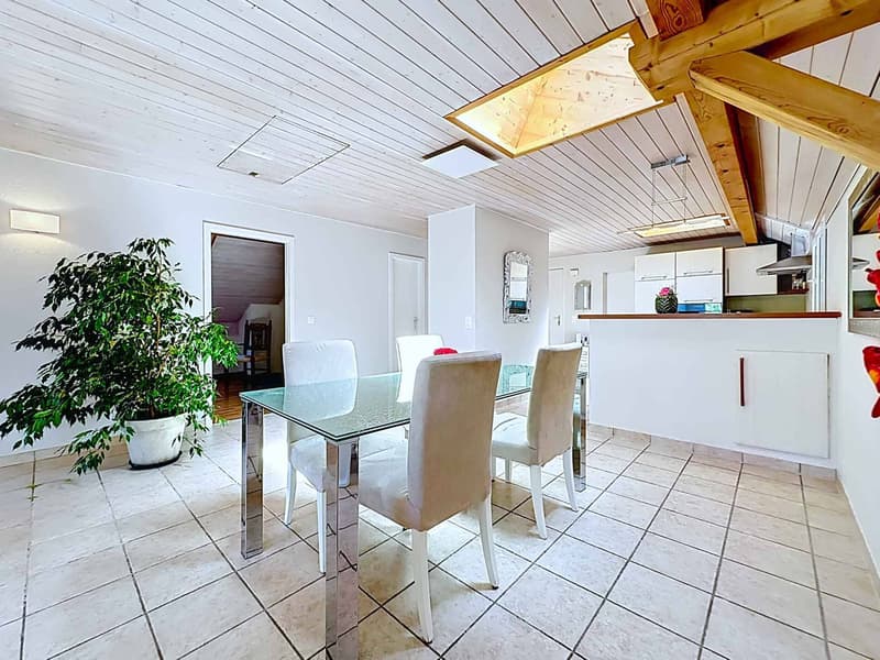 Appartement de 4.5 pièces situé dans le charmant village de Brent (8)
