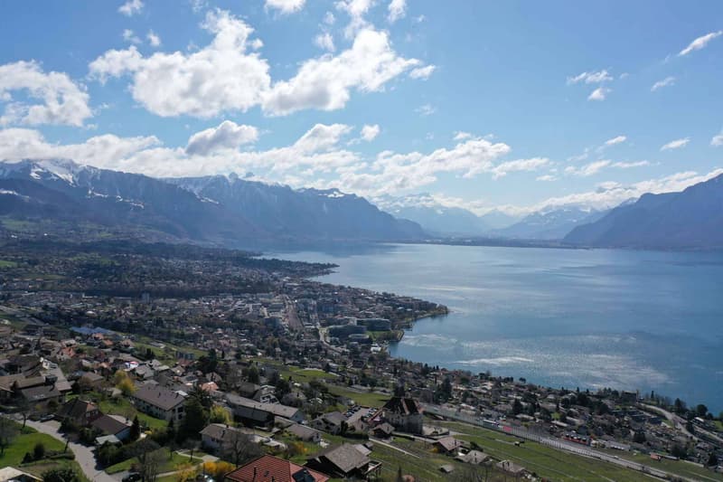 Propriété de 6.5 pièces avec piscine et vue à couper le souffle (13)