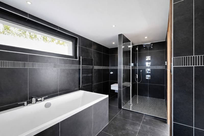 Propriété de 6.5 pièces avec piscine et vue à couper le souffle (8)