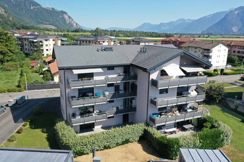 Spacieux appartement de 4,5 pièces avec vue sur les montagnes (13)