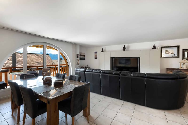 Spacieux appartement de 120 m² pondérés dans un environnement calme (1)