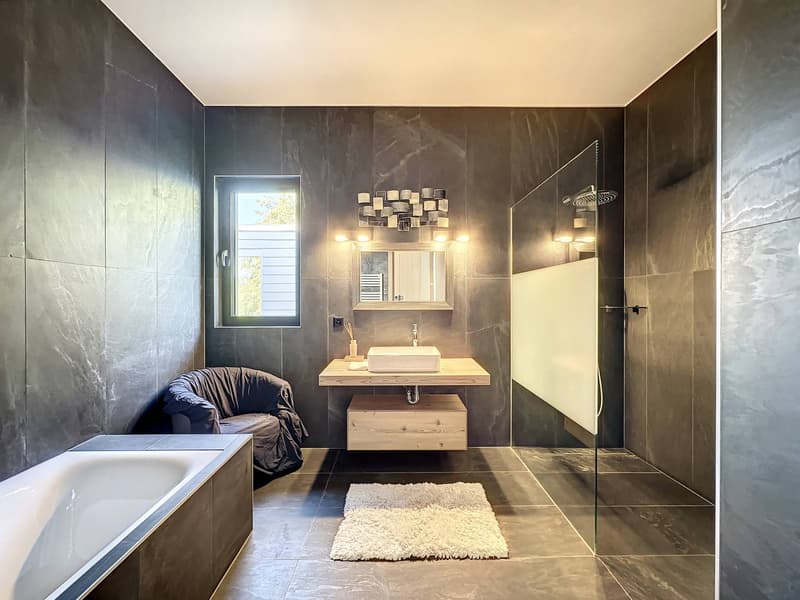 Splendide propriété située dans un quartier résidentiel, prestigieux et calme (9)